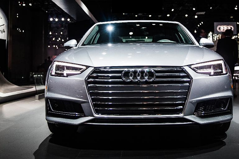 就為宣傳自家《A4》的好 《Audi》在2016紐約車展用Wi-Fi訊號大吃BMW 328i豆腐! 就為宣傳自家《A4》的好 《Audi》在2016紐約車展用Wi-Fi訊號大吃BMW 328i豆腐!