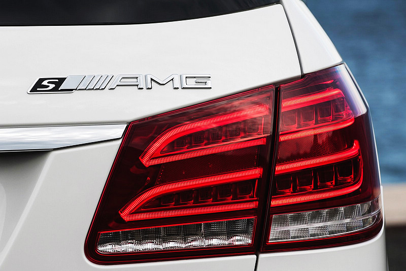 賓士《Mercedes-AMG E 63/E 63 S》準備現身巴黎 4.0升V8雙渦輪動力猛爆604hp! 賓士《Mercedes-AMG E 63/E 63 S》準備現身巴黎 4.0升V8雙渦輪動力猛爆604hp!