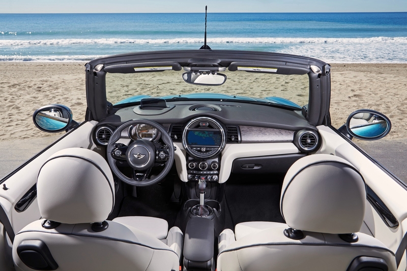 樂趣與拉風兼具!新一代《Mini Cabrio》敞篷車160萬元起正式在臺上市 樂趣與拉風兼具!新一代《Mini Cabrio》敞篷車160萬元起正式在臺上市