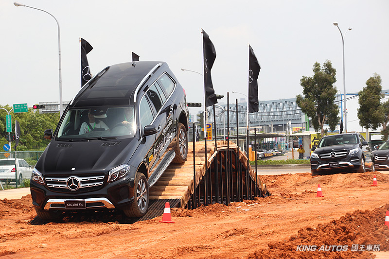 恭迎大師兄《GLS》! 賓士《Mercedes-Benz休旅越野極限體驗》同步展開 恭迎大師兄《GLS》! 賓士《Mercedes-Benz休旅越野極限體驗》同步展開