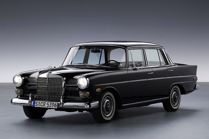 W213發表前的車系歷史總回顧 賓士《Mercedes-Benz E-Class》地位難以撼動 W213發表前的車系歷史總回顧 賓士《Mercedes-Benz E-Class》地位難以撼動
