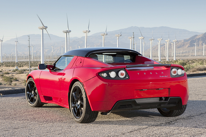 身形放大、性能更強!次代《Tesla Roadster》純電敞篷跑車預計2019年亮相 身形放大、性能更強!次代《Tesla Roadster》純電敞篷跑車預計2019年亮相