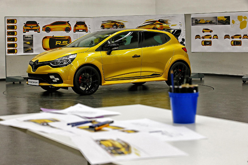 品牌40週年紀念作 《Renault Clio R.S.16》攻佔摩納哥街道 品牌40週年紀念作 《Renault Clio R.S.16》攻佔摩納哥街道