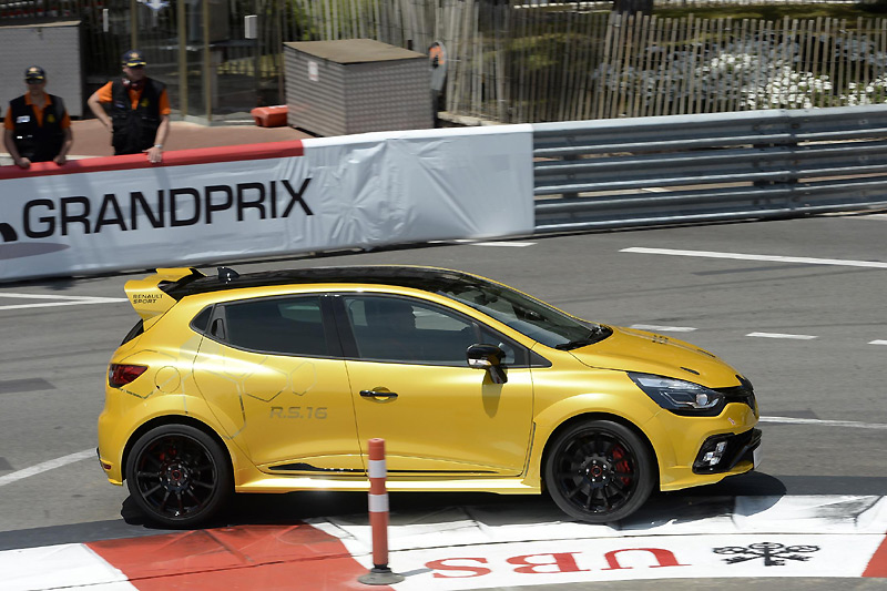 品牌40週年紀念作 《Renault Clio R.S.16》攻佔摩納哥街道 品牌40週年紀念作 《Renault Clio R.S.16》攻佔摩納哥街道