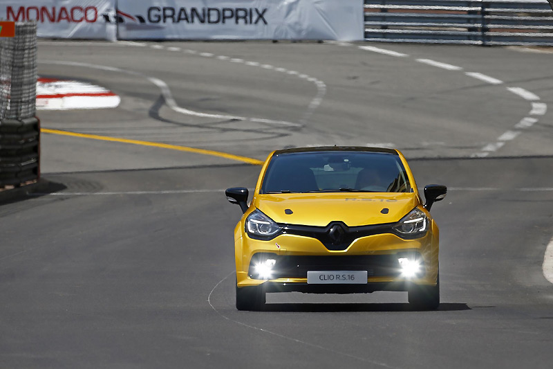 品牌40週年紀念作 《Renault Clio R.S.16》攻佔摩納哥街道 品牌40週年紀念作 《Renault Clio R.S.16》攻佔摩納哥街道