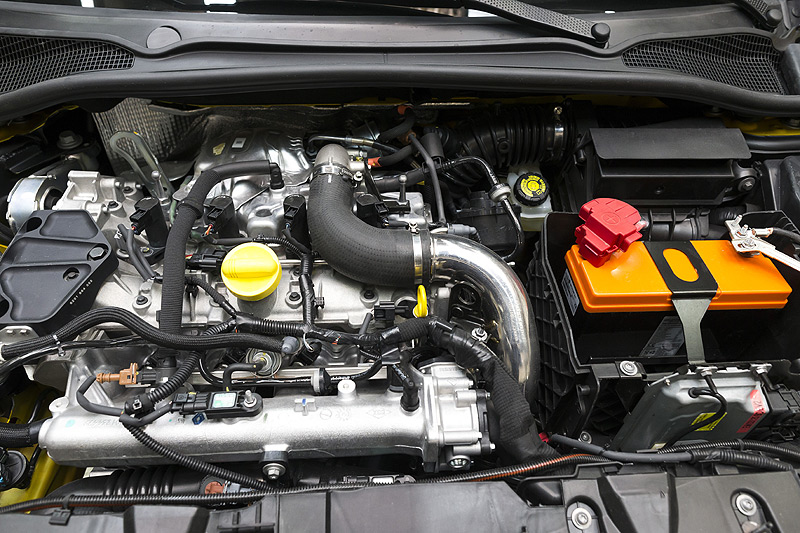 品牌40週年紀念作 《Renault Clio R.S.16》攻佔摩納哥街道 品牌40週年紀念作 《Renault Clio R.S.16》攻佔摩納哥街道