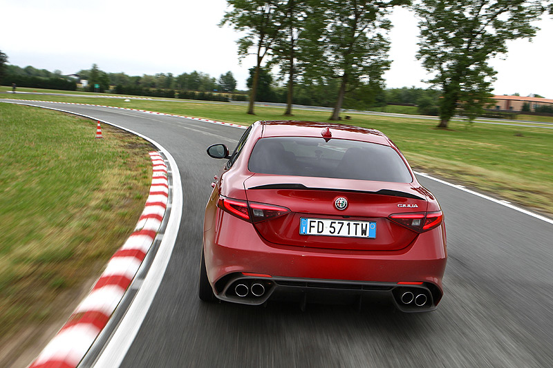 全新《Alfa Romeo Giulia》本月率先於歐洲市場推出 全新《Alfa Romeo Giulia》本月率先於歐洲市場推出