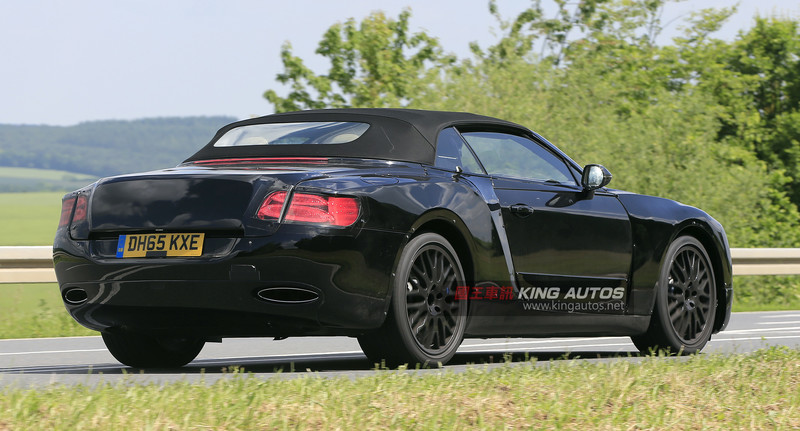 向EXP 10 Speed 6概念車看齊? 新一代《Bentley Continental GT Convertible》偽裝車驚 向EXP 10 Speed 6概念車看齊? 新一代《Bentley Continental GT Convertible》偽裝車驚