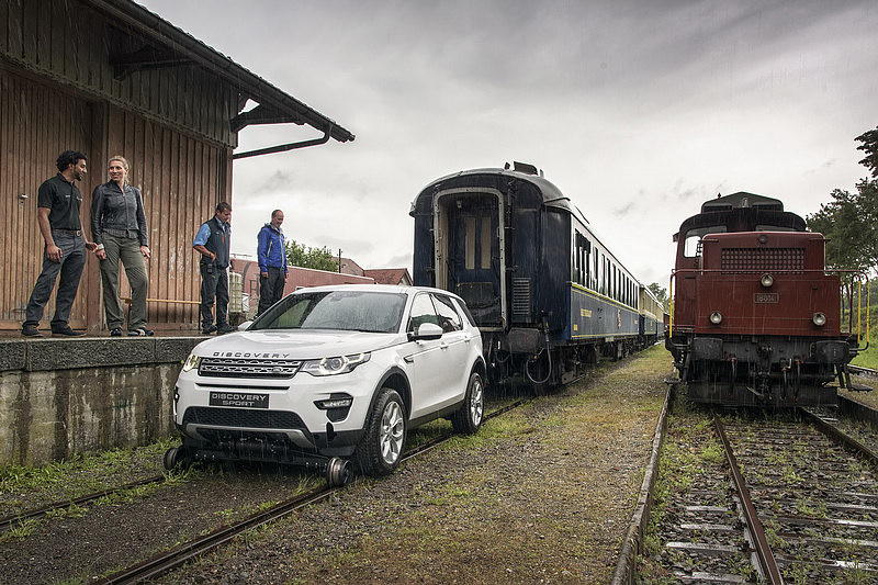 不只帥氣、本質更強 《Land Rover Discovery Sport TD4》成功拖行百噸重列車 不只帥氣、本質更強 《Land Rover Discovery Sport TD4》成功拖行百噸重列車