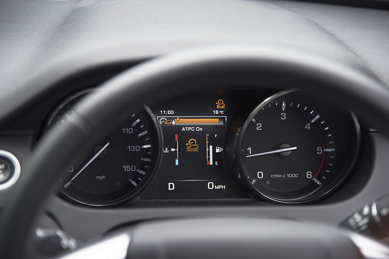 不只帥氣、本質更強 《Land Rover Discovery Sport TD4》成功拖行百噸重列車 不只帥氣、本質更強 《Land Rover Discovery Sport TD4》成功拖行百噸重列車
