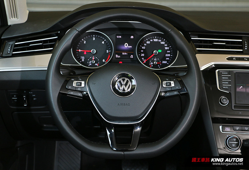 實用與質感超出期待─福斯《Volkswagen Passat Variant 400 TDI》試駕 實用與質感超出期待─福斯《Volkswagen Passat Variant 400 TDI》試駕