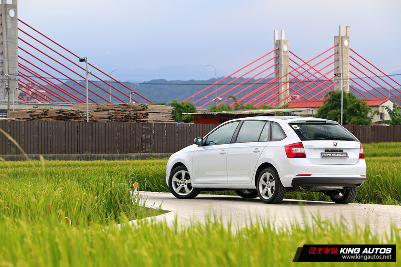 省油省稅新選擇─《Škoda Rapid Spaceback 1.4 TDI》試駕初體驗 省油省稅新選擇─《Škoda Rapid Spaceback 1.4 TDI》試駕初體驗