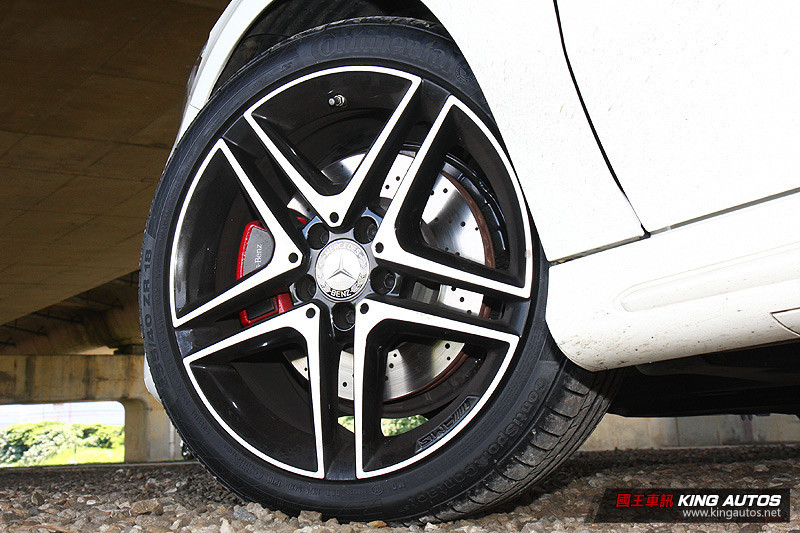 少量珍惜的美好 ─ 賓士《Mercedes-Benz A 250 Sport 6MT》暢快試駕 少量珍惜的美好 ─ 賓士《Mercedes-Benz A 250 Sport 6MT》暢快試駕