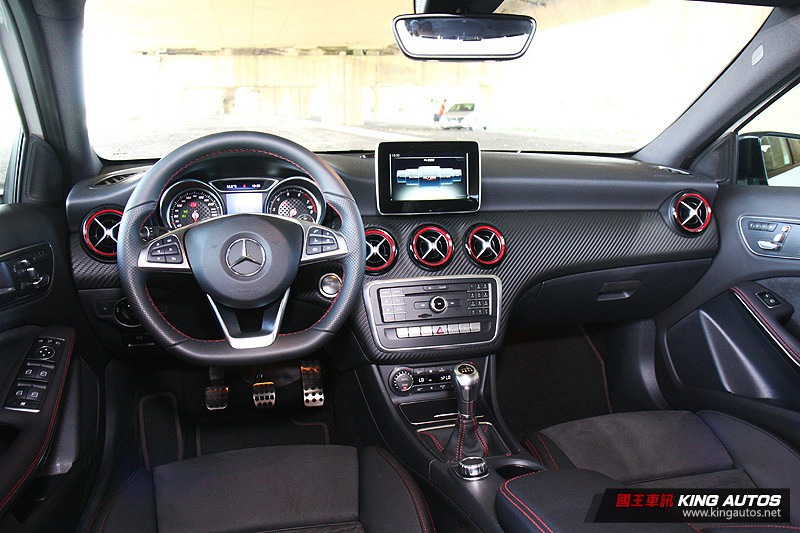 少量珍惜的美好 ─ 賓士《Mercedes-Benz A 250 Sport 6MT》暢快試駕 少量珍惜的美好 ─ 賓士《Mercedes-Benz A 250 Sport 6MT》暢快試駕
