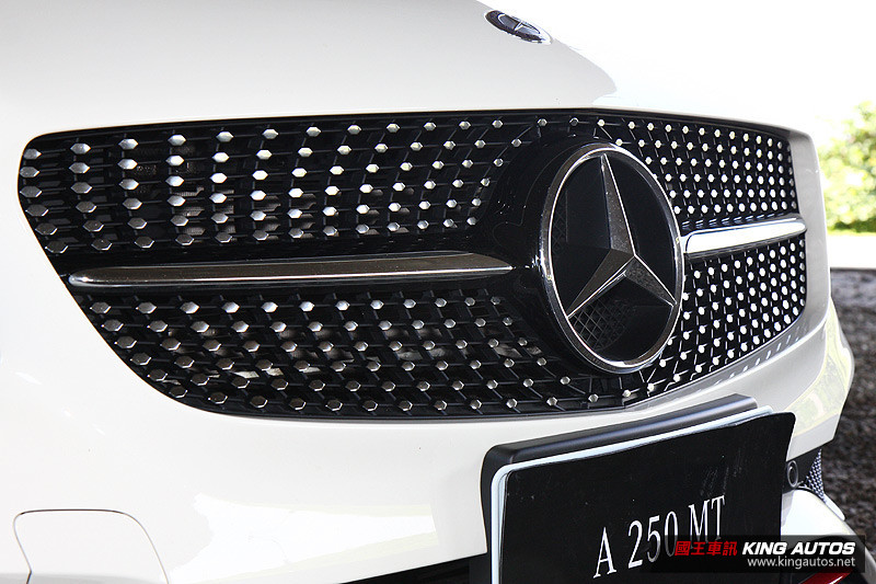 少量珍惜的美好 ─ 賓士《Mercedes-Benz A 250 Sport 6MT》暢快試駕 少量珍惜的美好 ─ 賓士《Mercedes-Benz A 250 Sport 6MT》暢快試駕