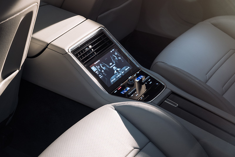 品牌持續成長的助力 全新保時捷《Porsche Panamera》後勢看漲 品牌持續成長的助力 全新保時捷《Porsche Panamera》後勢看漲