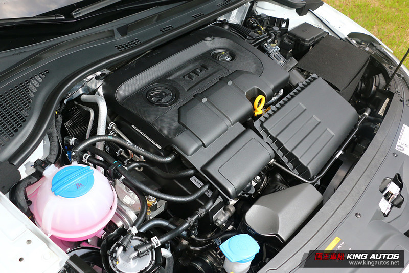 《Škoda Rapid》入門價下殺80萬元內 同步新增1.6MPI與1.4 TDI兩款動力 《Škoda Rapid》入門價下殺80萬元內 同步新增1.6MPI與1.4 TDI兩款動力
