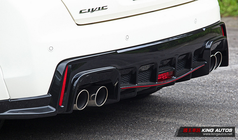 前後代本田魂的驕傲 《Honda Civic Type R》FN2 & FK2世代參上 前後代本田魂的驕傲 《Honda Civic Type R》FN2 & FK2世代參上