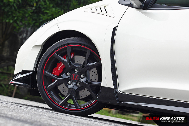 前後代本田魂的驕傲 《Honda Civic Type R》FN2 & FK2世代參上 前後代本田魂的驕傲 《Honda Civic Type R》FN2 & FK2世代參上