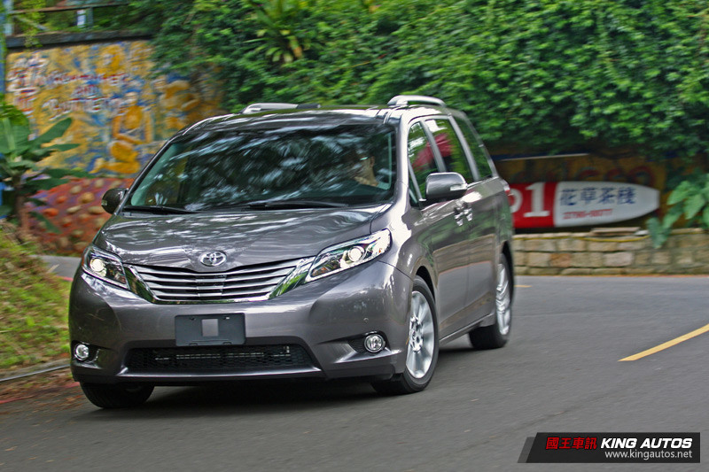 今年配額僅750輛 豐田《Toyota Sienna》219萬起由總代理正式導入! 今年配額僅750輛 豐田《Toyota Sienna》219萬起由總代理正式導入!