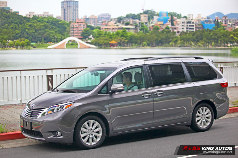 今年配額僅750輛 豐田《Toyota Sienna》219萬起由總代理正式導入! 今年配額僅750輛 豐田《Toyota Sienna》219萬起由總代理正式導入!