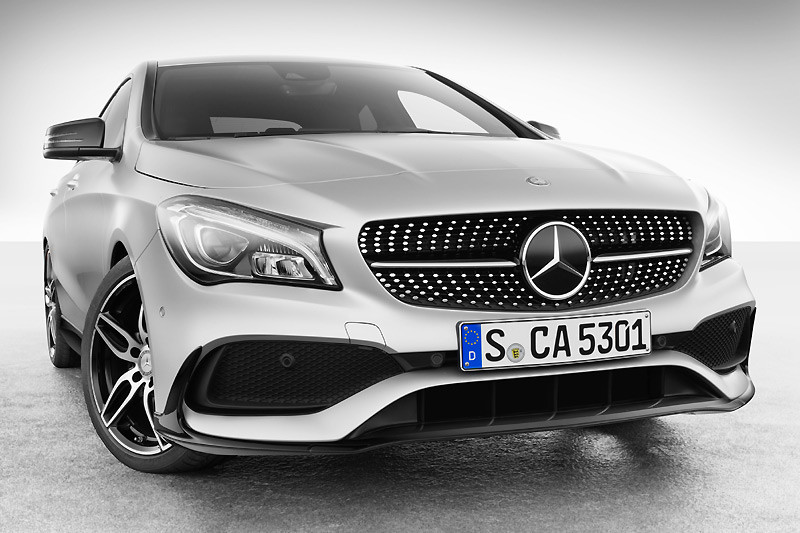 動感升級 賓士《Mercedes-Benz》推出《CLA》車系專屬AMG空力套件組 動感升級 賓士《Mercedes-Benz》推出《CLA》車系專屬AMG空力套件組