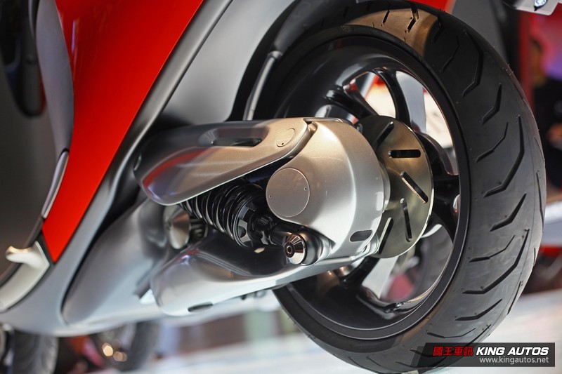 Riding Your Red Style!《Gogoro》2016年式新色上市 Riding Your Red Style!《Gogoro》2016年式新色上市