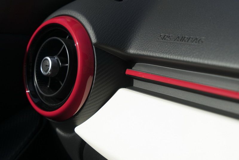 魂動紅搞悶騷 《Mazda2》Red Edition特式車英國限量登場 魂動紅搞悶騷 《Mazda2》Red Edition特式車英國限量登場