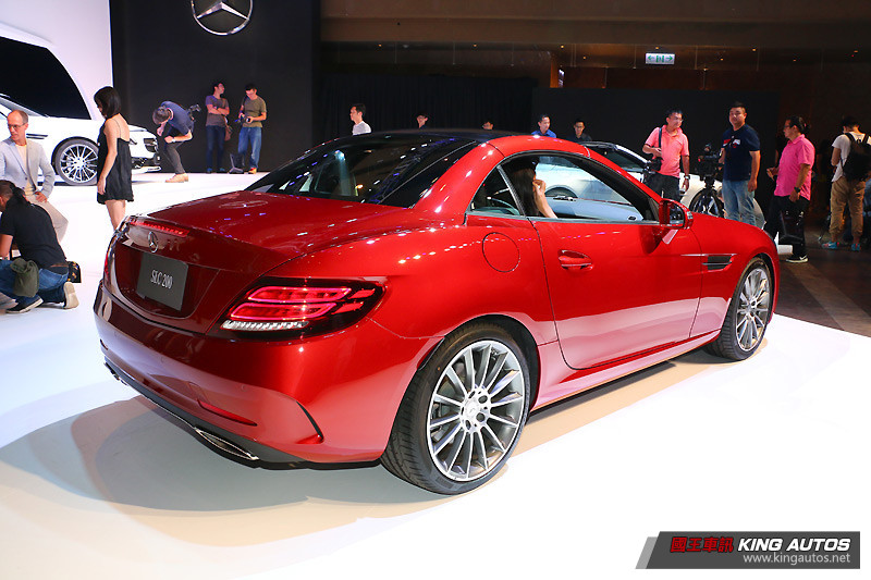 共三款動力車型同步登台 賓士《Mercedes-Benz SL & SLC》雙敞篷車系發表 共三款動力車型同步登台 賓士《Mercedes-Benz SL & SLC》雙敞篷車系發表