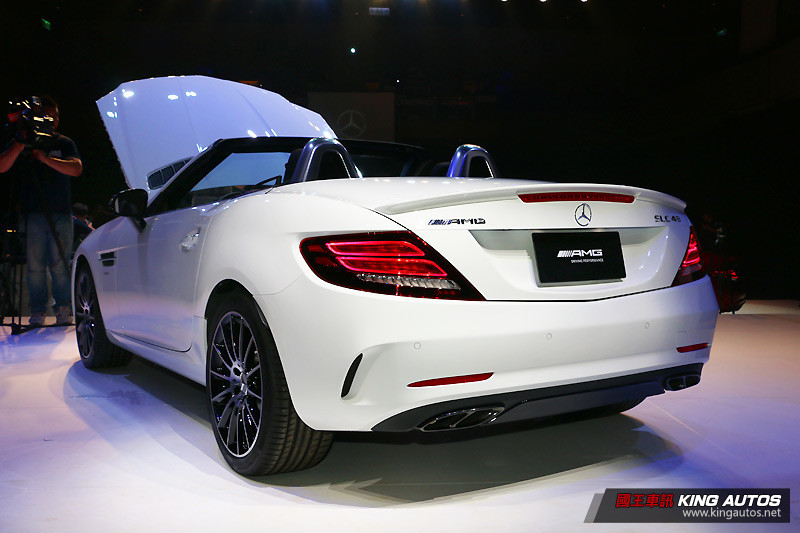共三款動力車型同步登台 賓士《Mercedes-Benz SL & SLC》雙敞篷車系發表 共三款動力車型同步登台 賓士《Mercedes-Benz SL & SLC》雙敞篷車系發表