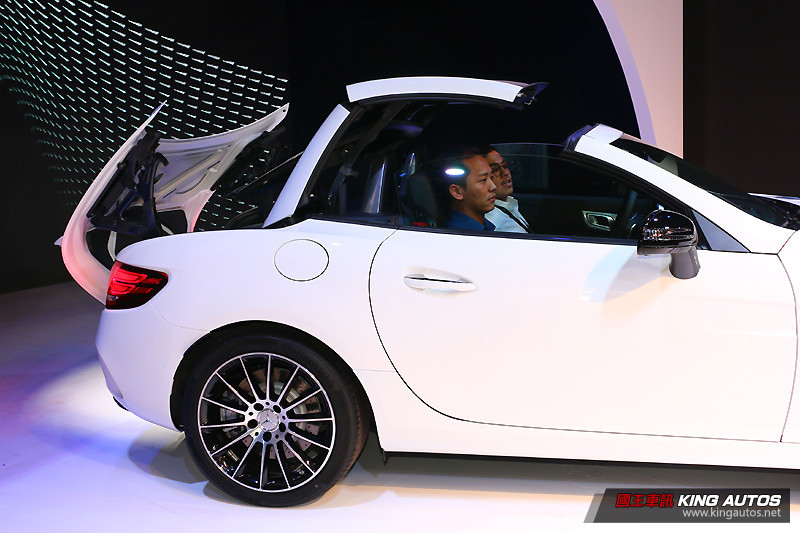 共三款動力車型同步登台 賓士《Mercedes-Benz SL & SLC》雙敞篷車系發表 共三款動力車型同步登台 賓士《Mercedes-Benz SL & SLC》雙敞篷車系發表