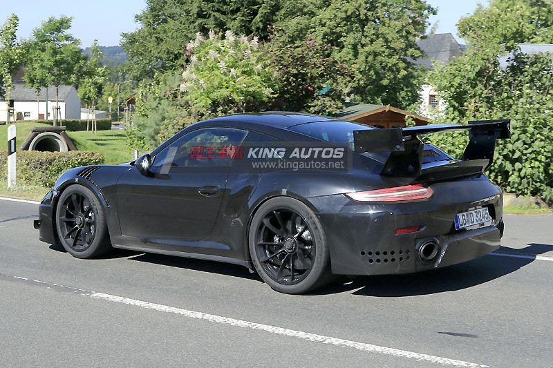 最強選手出場暖身 全新保時捷《Porsche 911 GT2》預計今年內登板 最強選手出場暖身 全新保時捷《Porsche 911 GT2》預計今年內登板