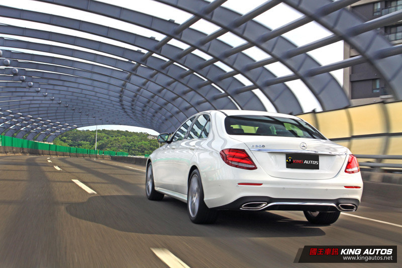 AI更顯人性化 ─ 全新賓士《Mercedes-Benz E-Class》試駕體驗 AI更顯人性化 ─ 全新賓士《Mercedes-Benz E-Class》試駕體驗