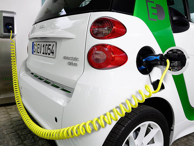 許一個電能未來 Daimler有意於賓士《Mercedes-Benz》旗下增設新能源車子品牌 許一個電能未來 Daimler有意於賓士《Mercedes-Benz》旗下增設新能源車子品牌