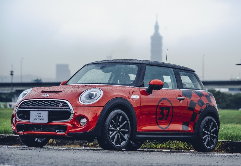 強化競技氣息 《Mini Cooper S /Clubman》專屬JCW動力與外觀套件臺灣開賣 強化競技氣息 《Mini Cooper S /Clubman》專屬JCW動力與外觀套件臺灣開賣