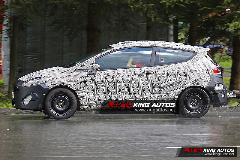 第七代福特《Ford Fiesta》陣容逐步完整 三門版間諜照首度現身 第七代福特《Ford Fiesta》陣容逐步完整 三門版間諜照首度現身