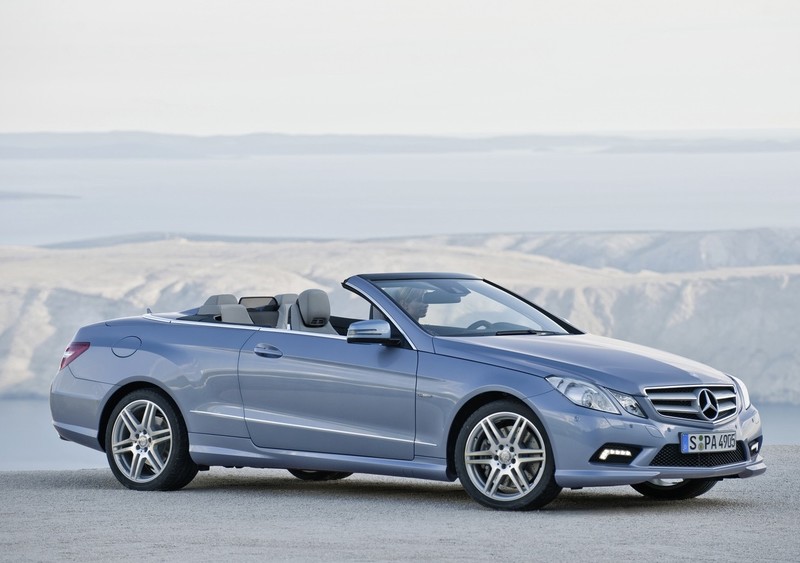 《Mercedes-Benz E-Class Cabriolet》慶祝25周年 新一代車型預告2017亮相 《Mercedes-Benz E-Class Cabriolet》慶祝25周年 新一代車型預告2017亮相