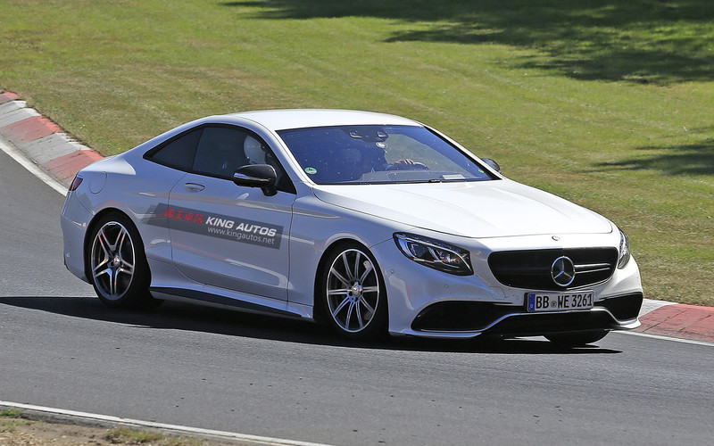 改用MSA模組化底盤平台?新一代《Mercedes-Benz SL》假扮S63 Coupe現身紐柏林賽道 改用MSA模組化底盤平台?新一代《Mercedes-Benz SL》假扮S63 Coupe現身紐柏林賽道