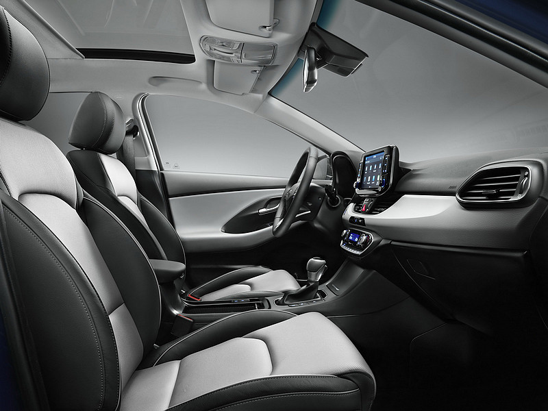 設計質感全面進化 新世代《Hyundai i30》2016巴黎車展前搶先現身 設計質感全面進化 新世代《Hyundai i30》2016巴黎車展前搶先現身