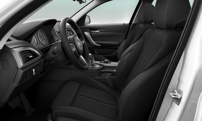 限量100台 2017年式《BMW 118i》&《218i Active Tourer》都會版預售價139萬元起 限量100台 2017年式《BMW 118i》&《218i Active Tourer》都會版預售價139萬元起