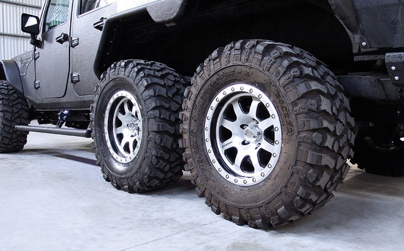 效法《Mercedes-Benz G-Class》 《Jeep Wrangler》竟然也出現6x6六輪車型 效法《Mercedes-Benz G-Class》 《Jeep Wrangler》竟然也出現6x6六輪車型