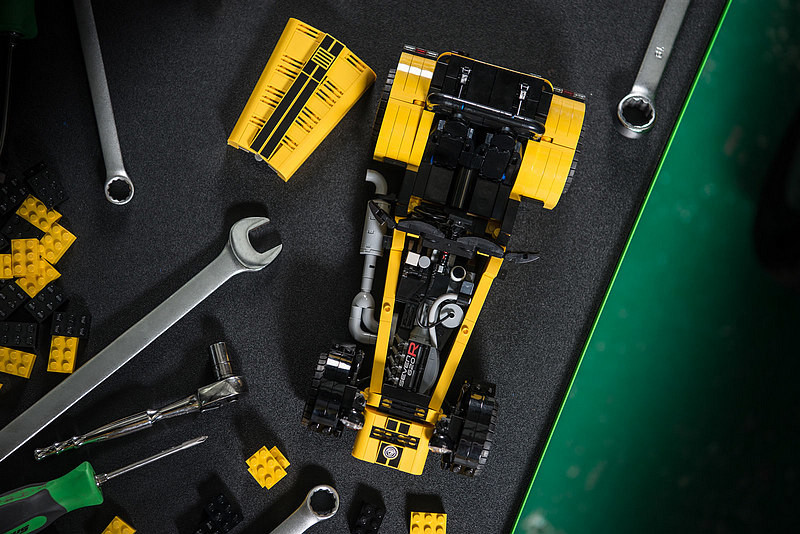 用積木拼出自己的經典跑車 樂高Lego Ideas系列《Caterham Seven 620R》登場 用積木拼出自己的經典跑車 樂高Lego Ideas系列《Caterham Seven 620R》登場