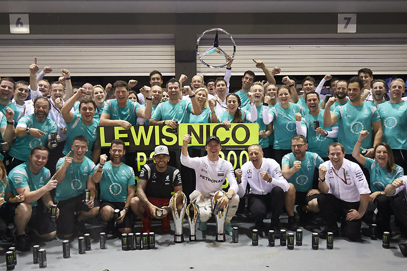 Rosberg三連勝 《Mercedes AMG Petronas F1 Team》強勢征服新加坡夜戰 Rosberg三連勝 《Mercedes AMG Petronas F1 Team》強勢征服新加坡夜戰