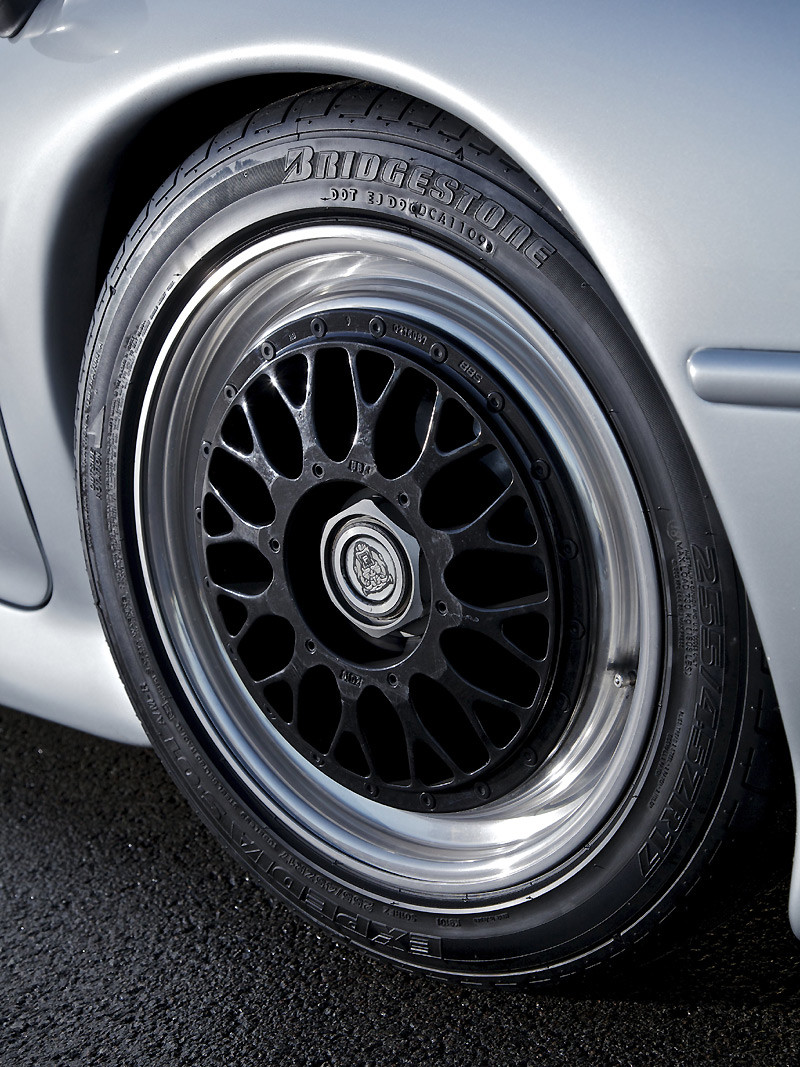 讓經典繼續馳騁 《Bridgestone》將為《Jaguar XJ220》開發全新專用胎 讓經典繼續馳騁 《Bridgestone》將為《Jaguar XJ220》開發全新專用胎