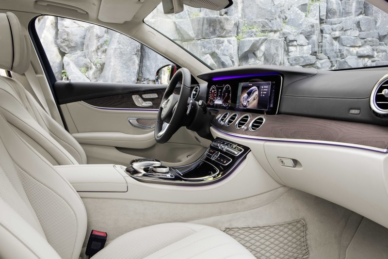 賓士再添跨界新軍 《Mercedes-Benz E-Class All-Terrain》跨界旅行車搶先亮相 賓士再添跨界新軍 《Mercedes-Benz E-Class All-Terrain》跨界旅行車搶先亮相