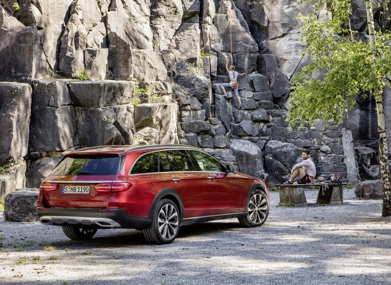 賓士再添跨界新軍 《Mercedes-Benz E-Class All-Terrain》跨界旅行車搶先亮相 賓士再添跨界新軍 《Mercedes-Benz E-Class All-Terrain》跨界旅行車搶先亮相