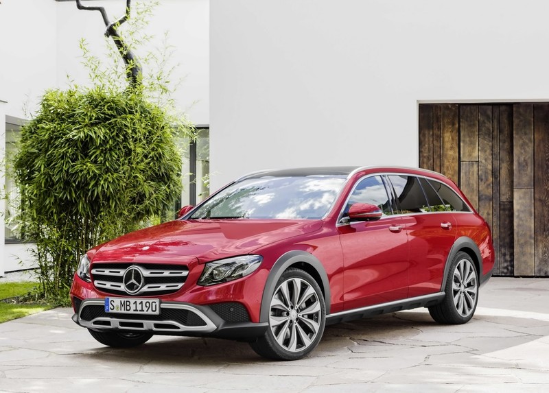 賓士再添跨界新軍 《Mercedes-Benz E-Class All-Terrain》跨界旅行車搶先亮相 賓士再添跨界新軍 《Mercedes-Benz E-Class All-Terrain》跨界旅行車搶先亮相