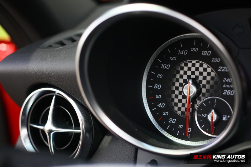 靓顏星爵─《Mercedes-Benz SLC 200 AMG Line》試駕體驗 靓顏星爵─《Mercedes-Benz SLC 200 AMG Line》試駕體驗