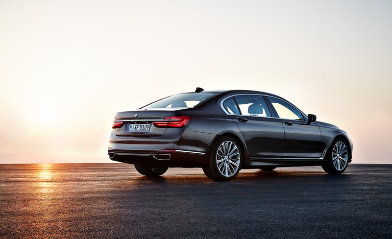 遙控停車終於入列 2017年式《BMW 7 Series》長軸版512萬元起升級駕駛輔助套件 遙控停車終於入列 2017年式《BMW 7 Series》長軸版512萬元起升級駕駛輔助套件