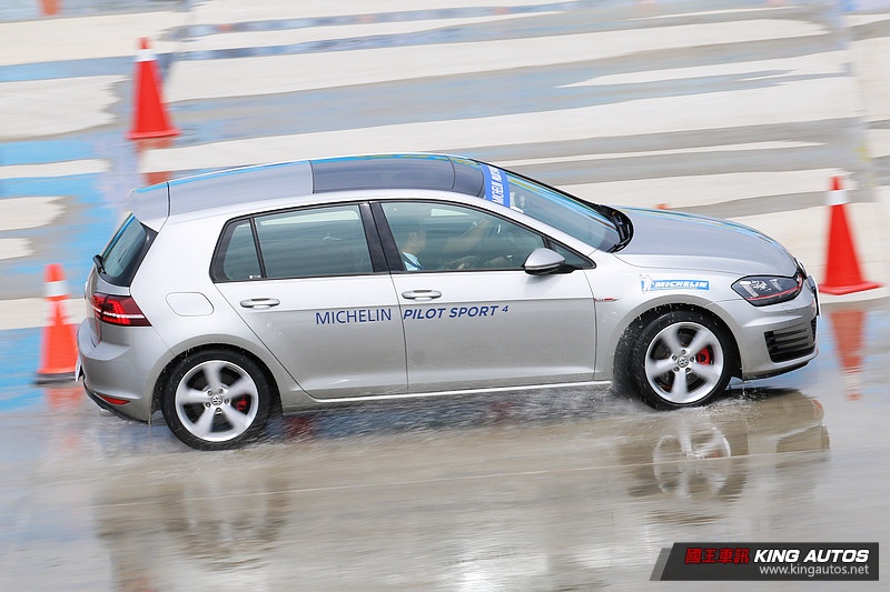 濕地性能更強化 駕馭樂趣再提升─米其林性能胎款《Michelin Pilot Sport 4》體驗 濕地性能更強化 駕馭樂趣再提升─米其林性能胎款《Michelin Pilot Sport 4》體驗